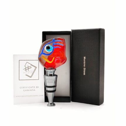 Tappo per bottiglia in vetro di Murano realizzato a mano con la tecnica a lume. Ispirato a Yayoi Kusama, è un'esplosione di colore e creatività. Viene venduto nella sua scatola e accompagnato da certificato #Murano. Edizione artigianale unica.